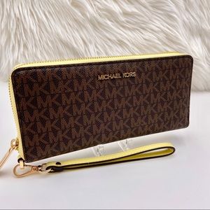 Michael Kors Continental Wallet Wristlet